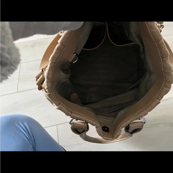 Elegant Tan Leather Women's Bag authentic Celine bag - Picture 15 of 16